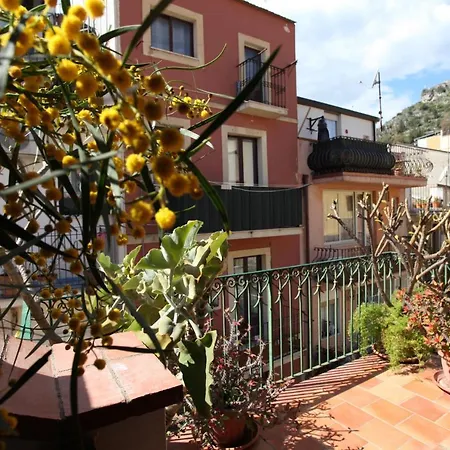 Mikittos Апартаменты Таормина